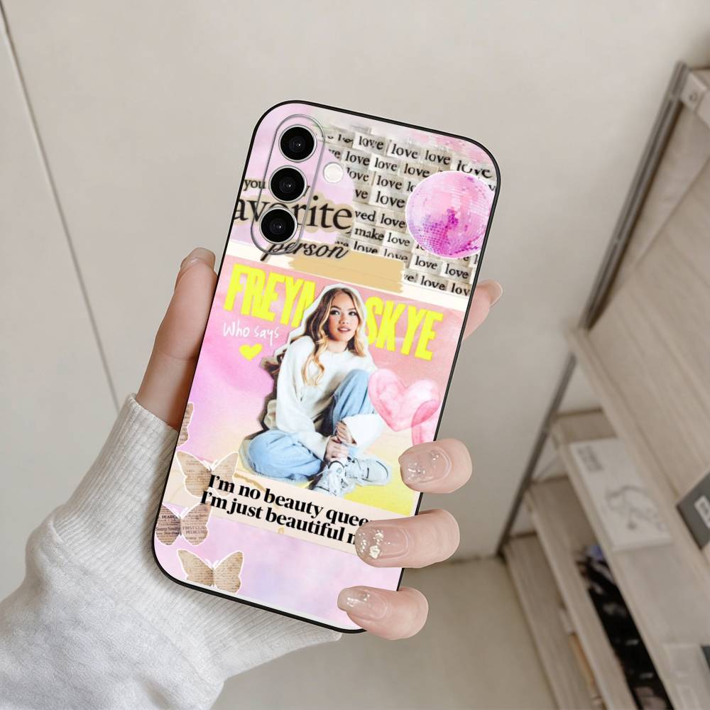 F-Freya Skye Singer Phone Case - Street Fashion Store recension och pris