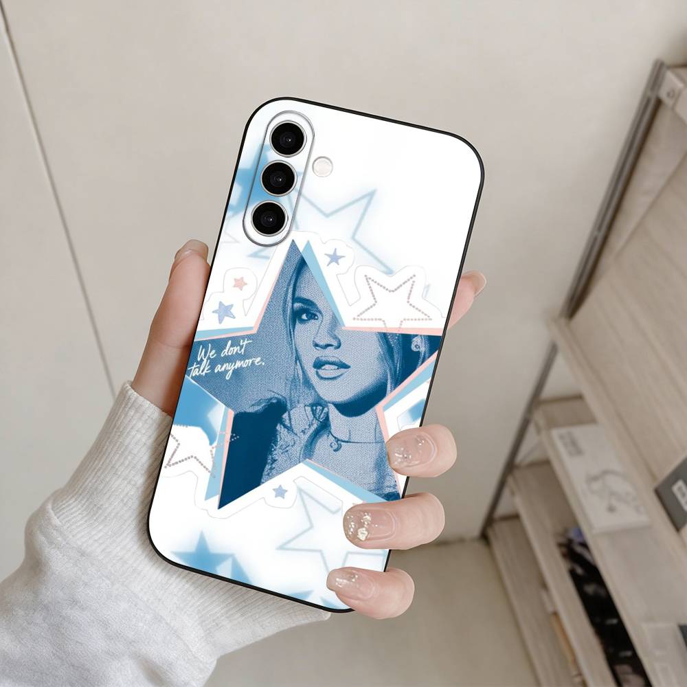 F-Freya Skye Singer Phone Case - Street Fashion Store recension och pris