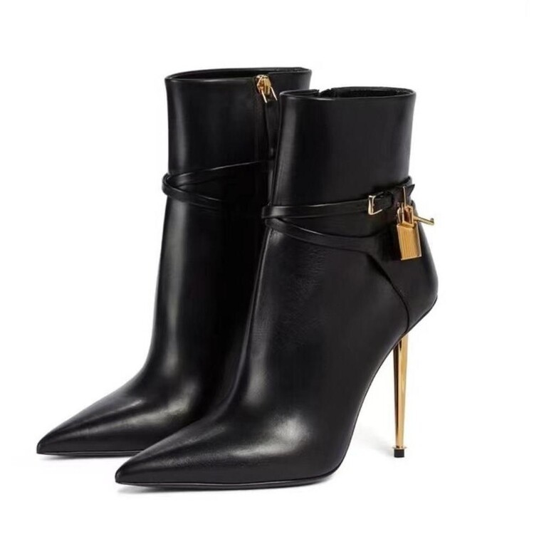 Street Style Metal Lock Pointe - Street Fashion Designers recension och pris