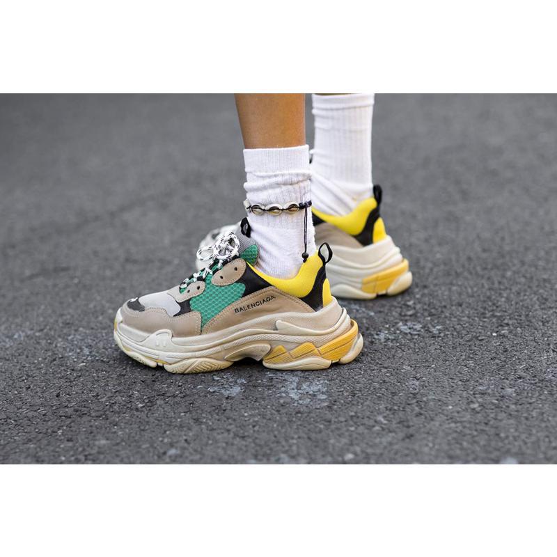 The Incomplete Highsnobiety Gu - Street Fashion Now recension och pris